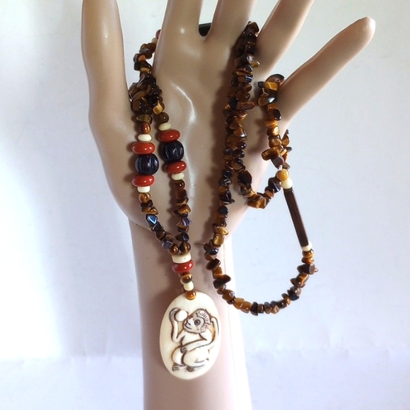 HAND CARVED YEAR OF THE MONKEY PENDANT TIGER EYE RED JASPER NECKLACE 32" LONG. - Picture 6 of 7